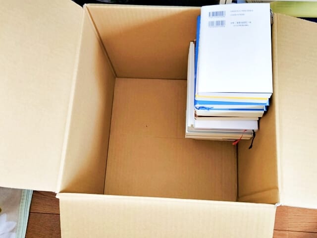 minikura（ミニクラ）カラーボックス 本 一列分 MONOプランレギュラーBOXへ入れた